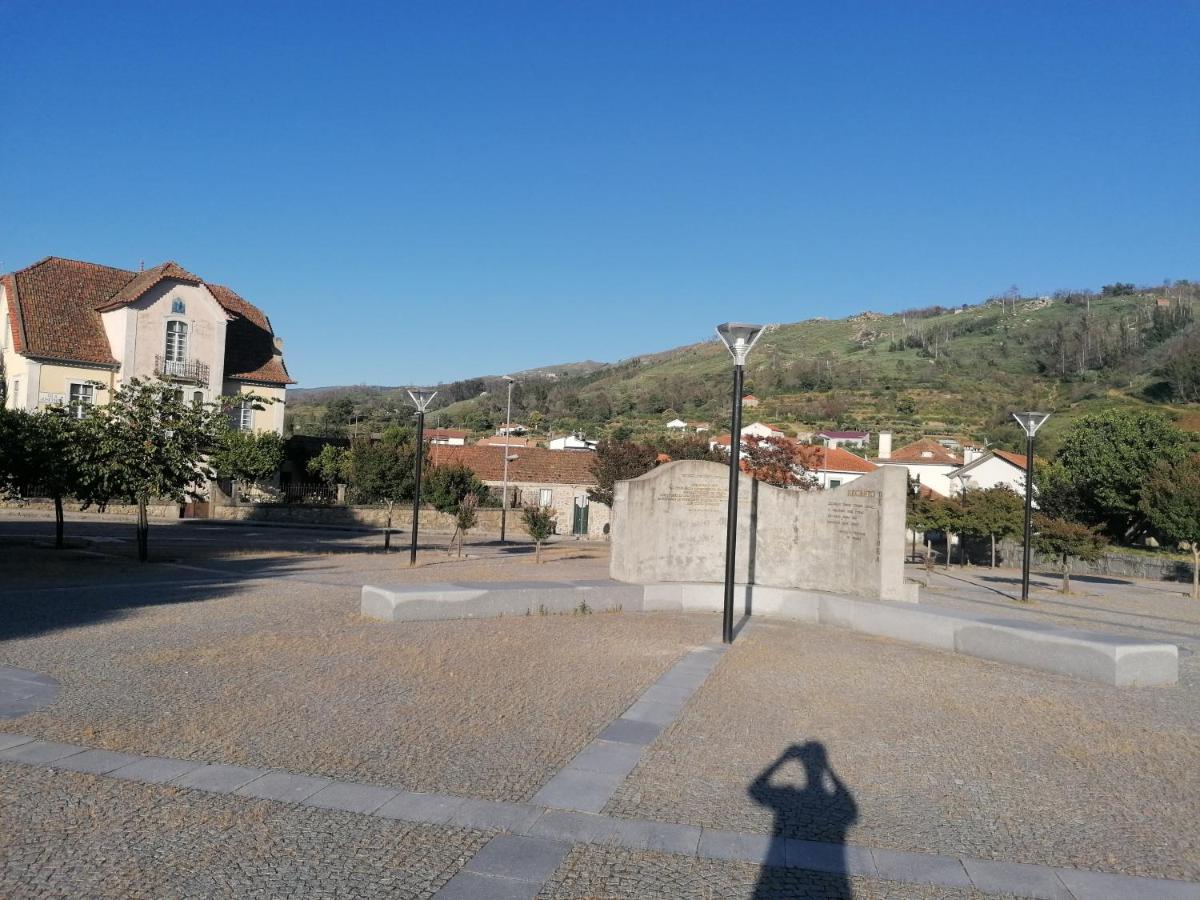 Governo'S House Melo Bagian luar foto